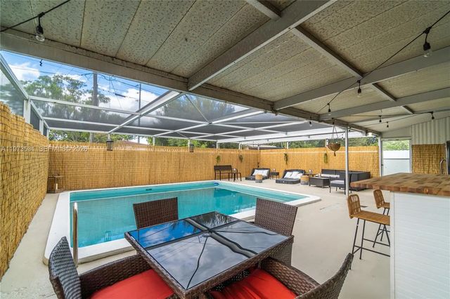 3 of 11 - 13405 Nw 6th Avenue, North Miami, FL