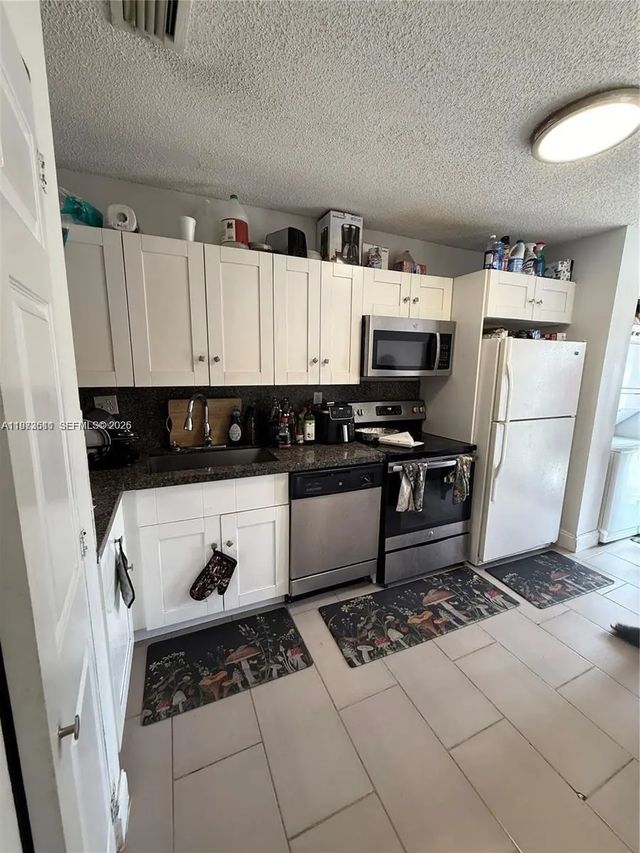2 of 6 - 20305 Nw 27th Court, Miami Gardens, FL