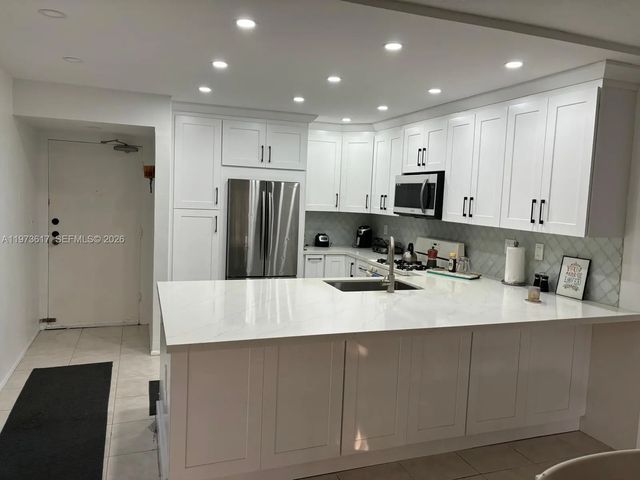 6884 N Kendall Drive #c407, Pinecrest