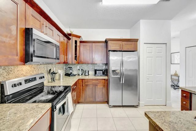3 of 36 - 1816 Sw 21st Street, Fort Lauderdale, FL