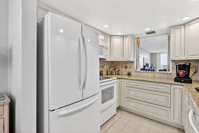 5 of 82 - 5055 N Highway A1a #505, Hutchinson Island, FL