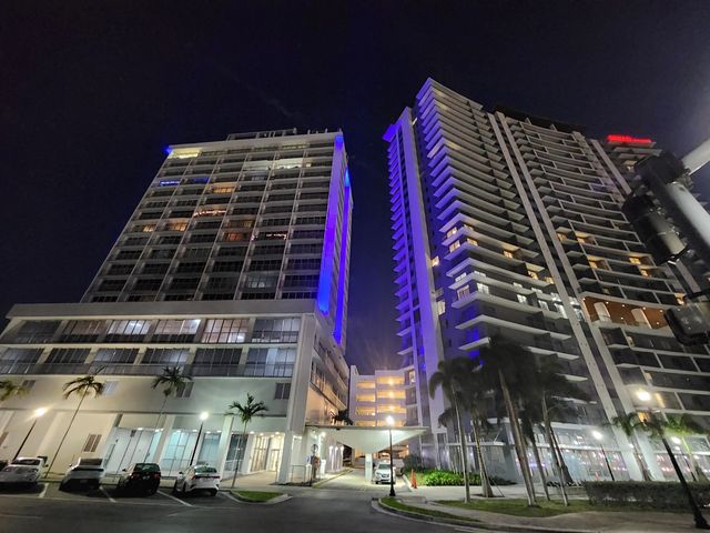 1720 Harrison Street #16b, Hollywood