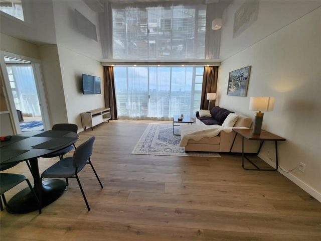 2 of 39 - 1720 Harrison Street #16b, Hollywood, FL