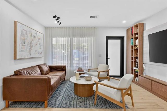 4 of 34 - 2601 Sw 26th Lane, Miami, FL
