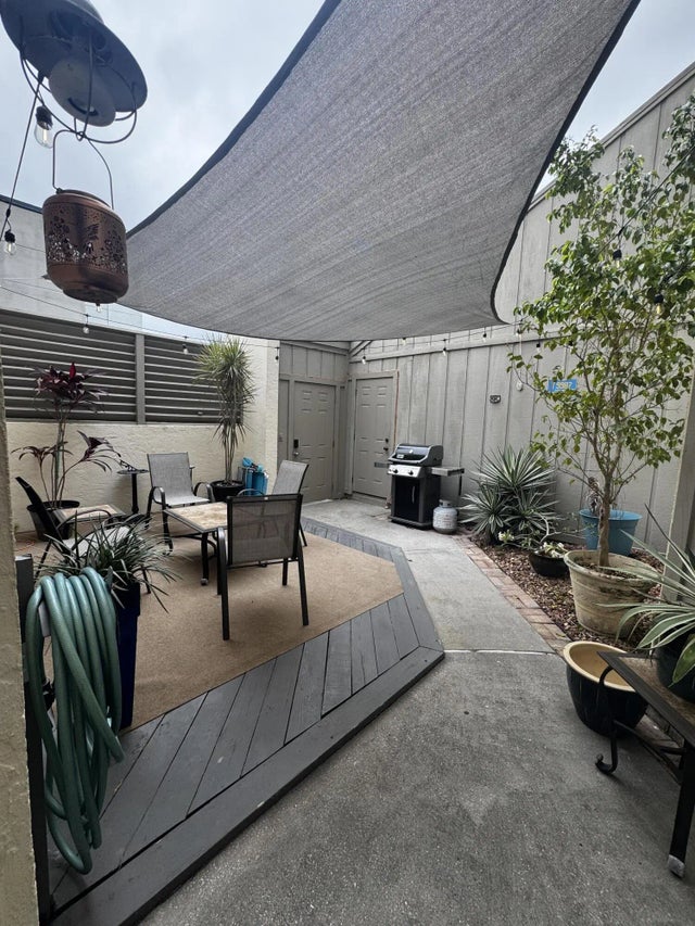 Photo of Listing #R11167344