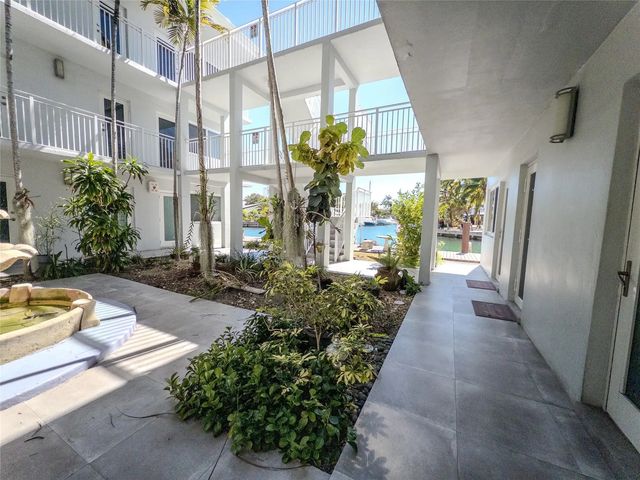 2430 Ne 135th Street #302, North Miami