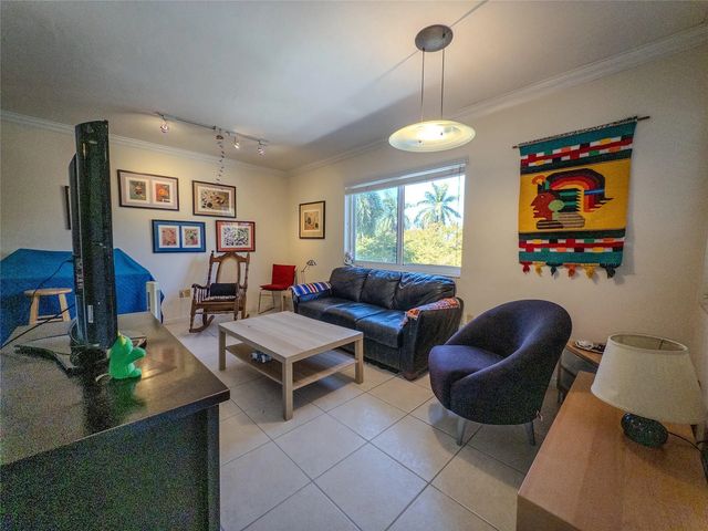 4 of 23 - 2430 Ne 135th Street #302, North Miami, FL