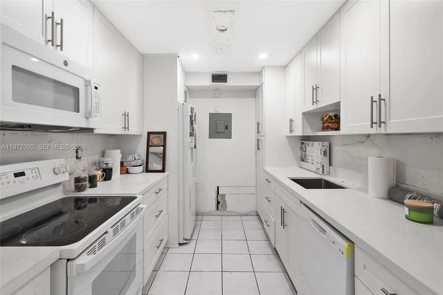 4 of 24 - 7933 West Drive #819, North Bay Village, FL