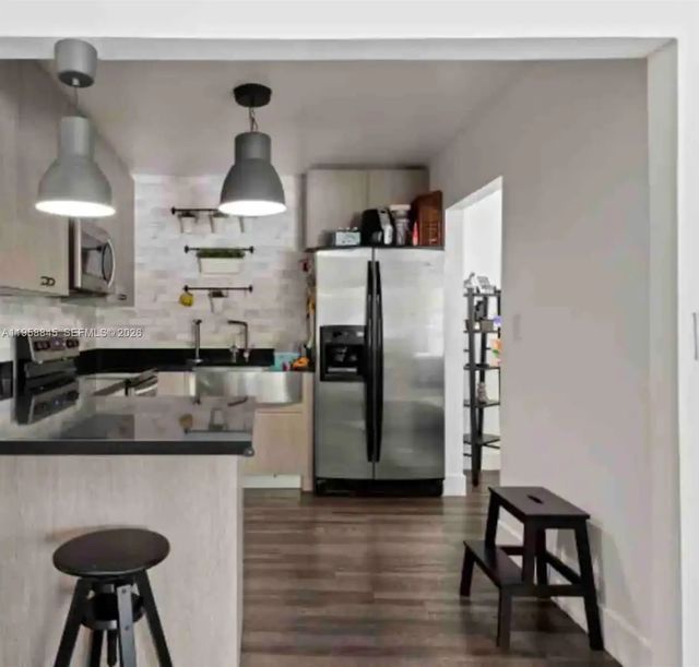 3 of 35 - 3008 Nw 13th Street, Miami, FL