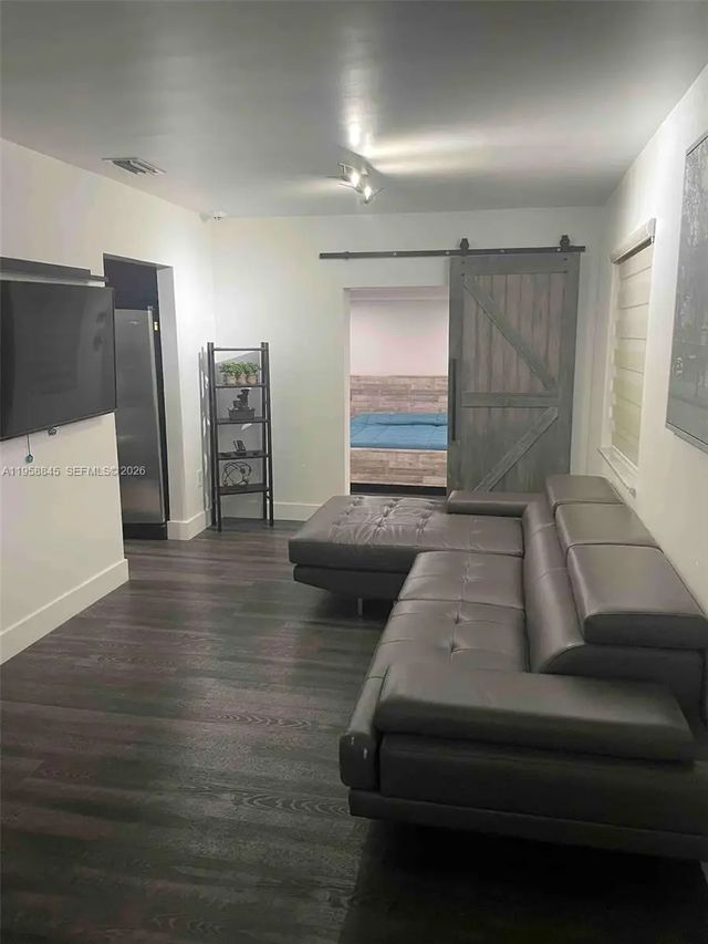 5 of 35 - 3008 Nw 13th Street, Miami, FL