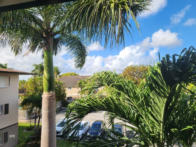 2 of 29 - 4900 Washington Street #309, Hollywood, FL