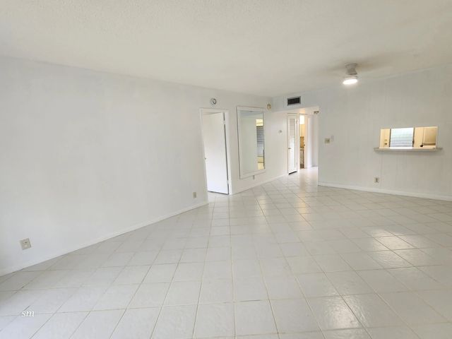 4 of 29 - 4900 Washington Street #309, Hollywood, FL