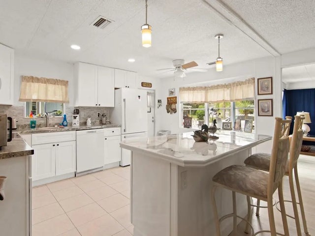 Photo of Listing #R11167426