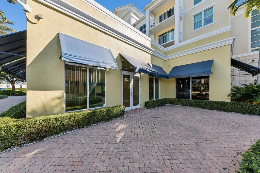 826 N Dixie Highway #11-15, Lantana