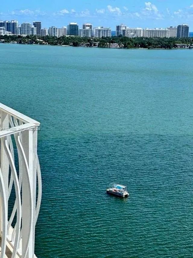 4 of 16 - 7601 E Treasure Drive #1905, North Bay Village, FL