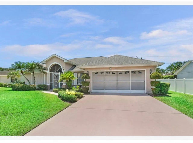 Photo of Listing #F10555368