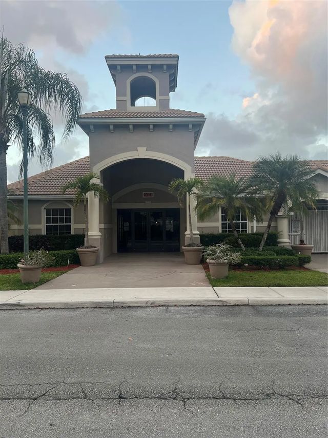 5031 Wiles Road #202, Coconut Creek