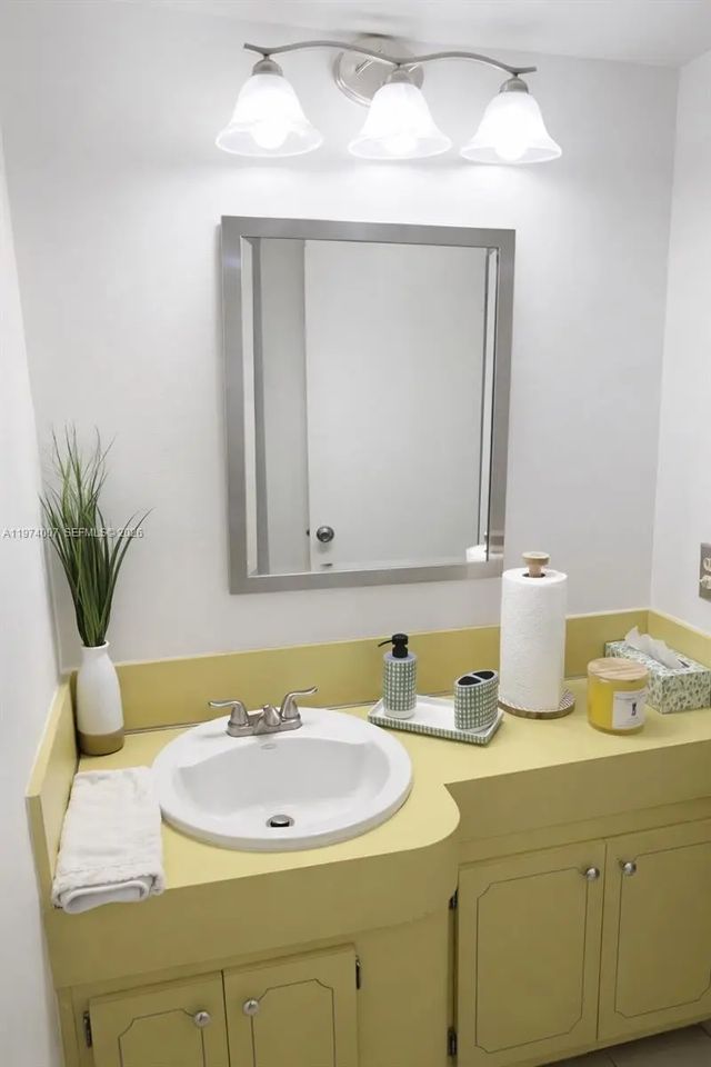 4 of 9 - 1780 Ne 191st Street #210-2, Miami, FL