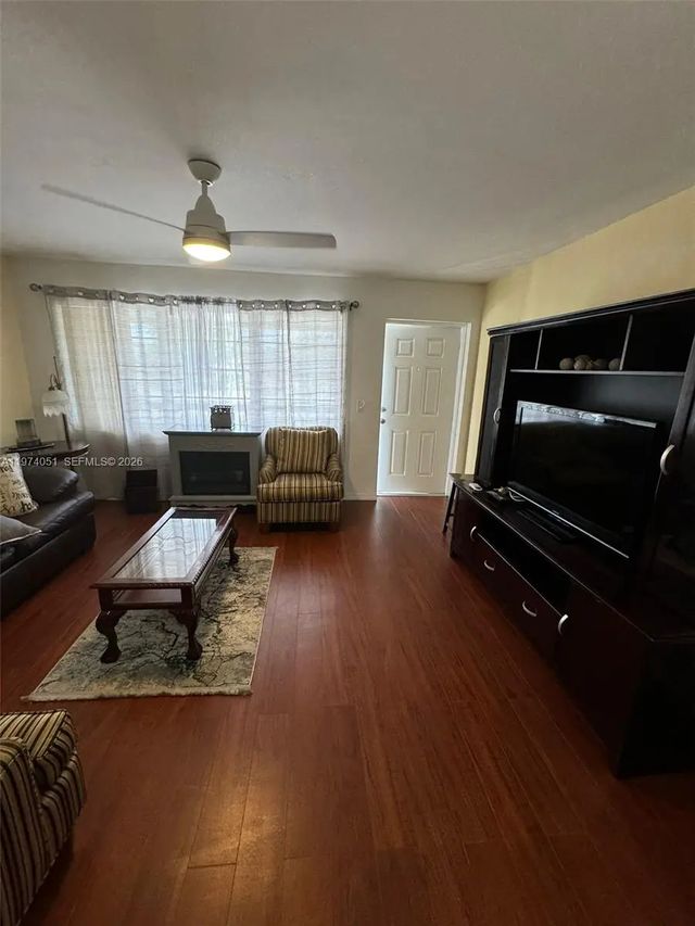 221 Kent M #221, West Palm Beach