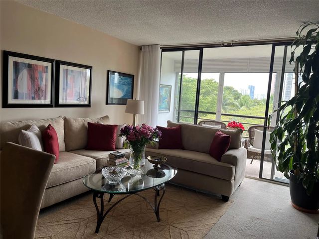 2 of 14 - 20500 W Country Club Drive #416, Aventura, FL
