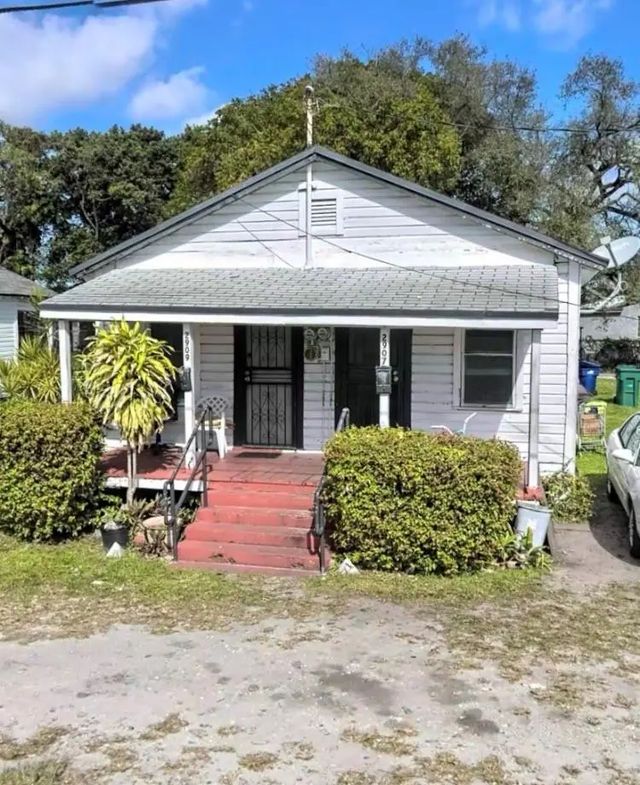 2907 Nw 48th Street, Miami