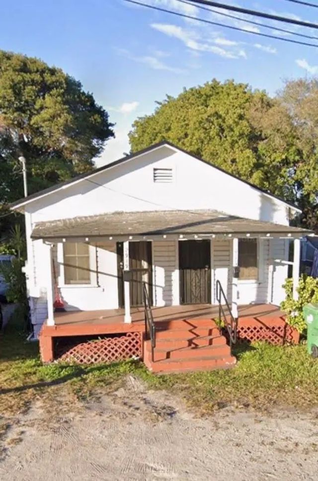 2917 Nw 48th Street, Miami
