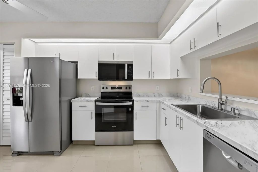 701 Sw 142nd Avenue #113s, Pembroke Pines