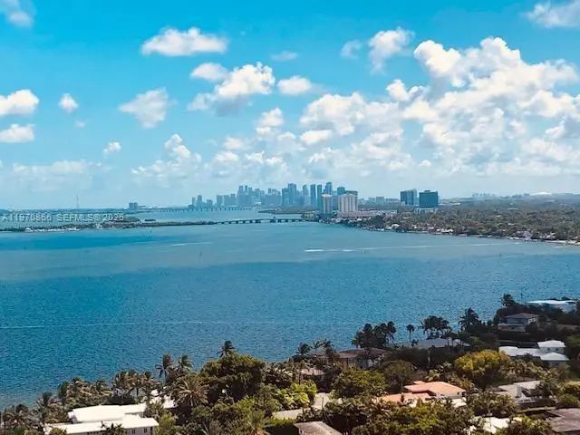 2000 Towerside Terrace #1408, Miami