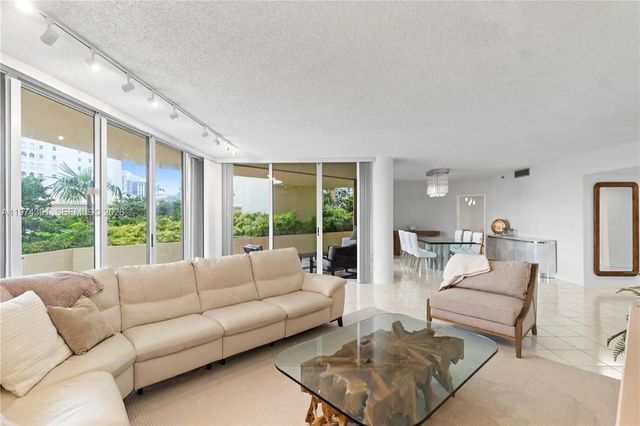 3 of 61 - 20191 E Country Club Drive #407, Aventura, FL