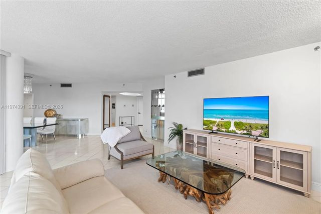 4 of 61 - 20191 E Country Club Drive #407, Aventura, FL