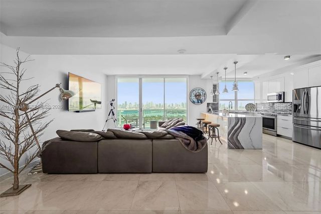 4 of 42 - 650 West Avenue #ph09, Miami Beach, FL