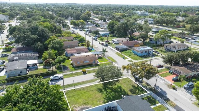 3 of 12 - 1990 Nw 153rd Street, Miami Gardens, FL