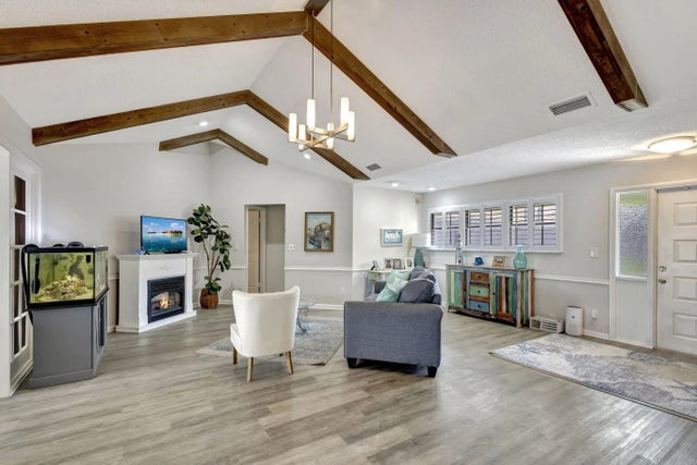 Photo of Listing #R11167866