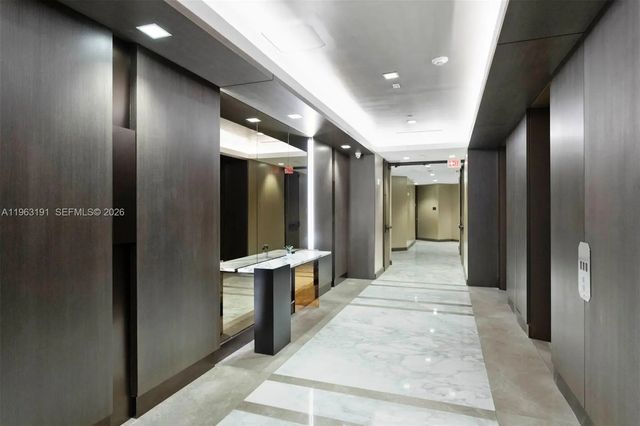 4 of 31 - 19500 Turnberry Way #20-c, Aventura, FL