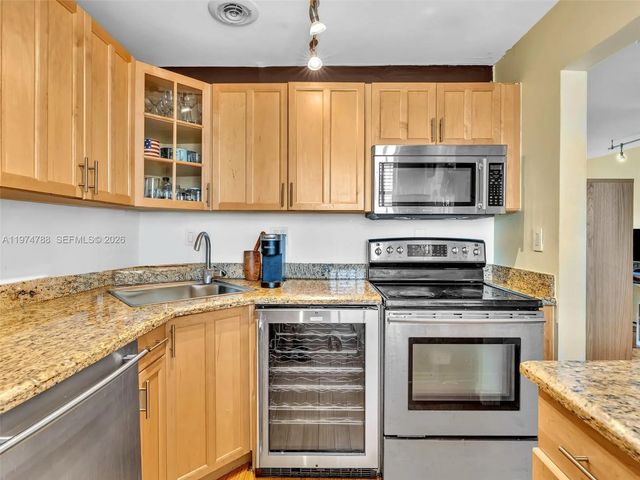 5 of 25 - 1236 Alton Road #402, Miami Beach, FL