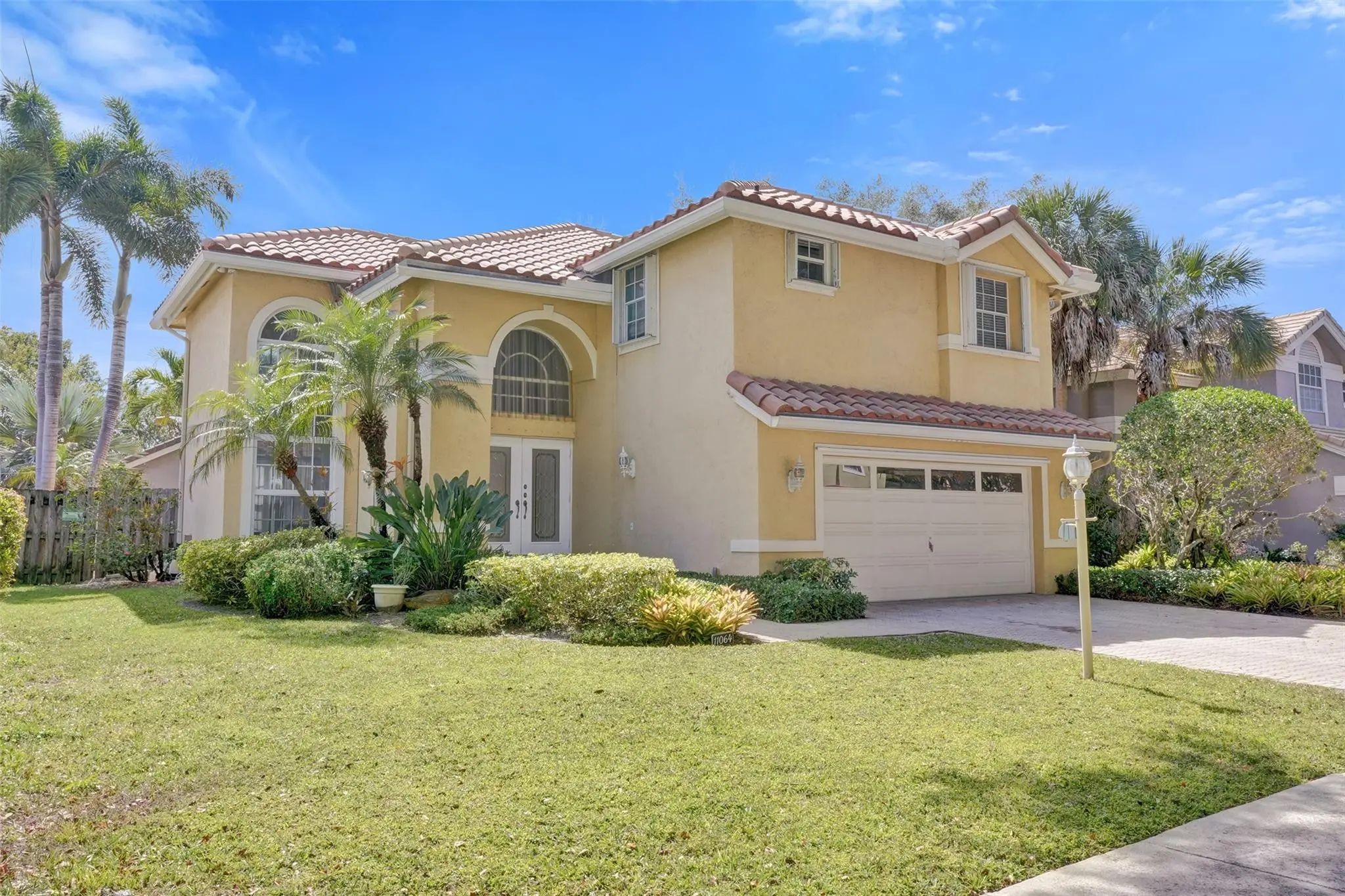 11064 Bismarck Place, Hollywood