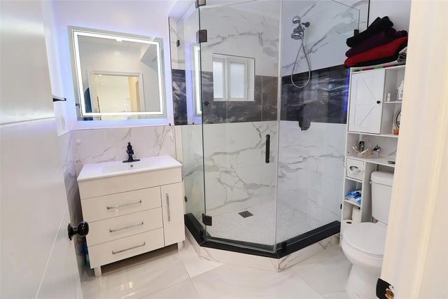 4 of 32 - 707 Ne 15th Street, Fort Lauderdale, FL