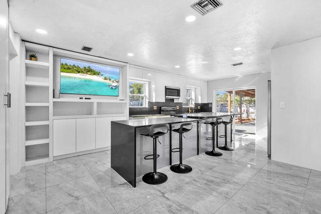 5 of 32 - 7151 Taft Street, Hollywood, FL