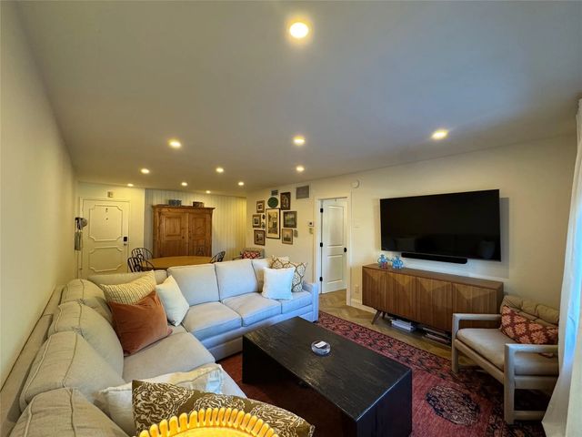 9 Ne 19th Court #211c, Wilton Manors
