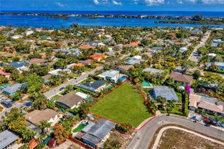 Photo of Listing #R11168077