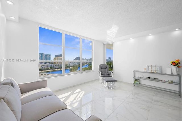 4 of 25 - 4101 Pine Tree Drive #919, Miami Beach, FL
