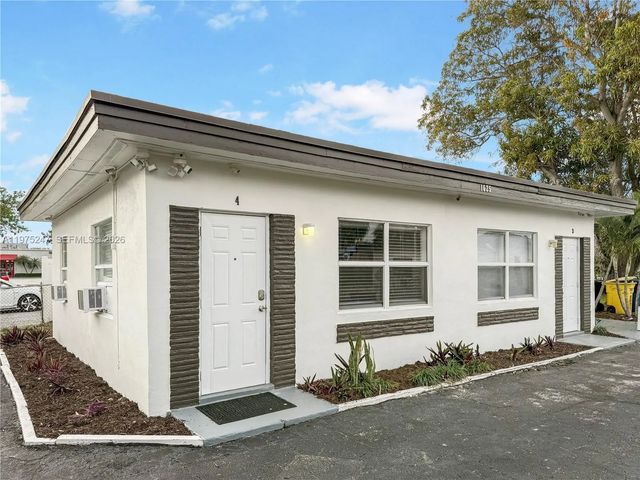 5 of 50 - 1625 S Federal Highway, Lake Worth, FL