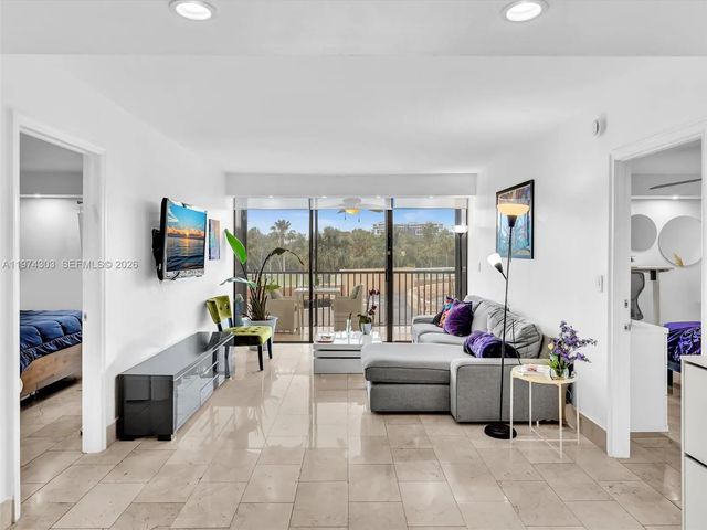 5 of 45 - 20335 W Country Club Drive #310, Aventura, FL