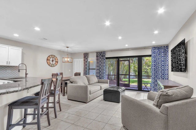 Photo of Listing #R11168148