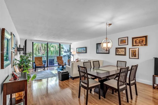 2 of 20 - 100 Ocean Lane Drive #301, Key Biscayne, FL