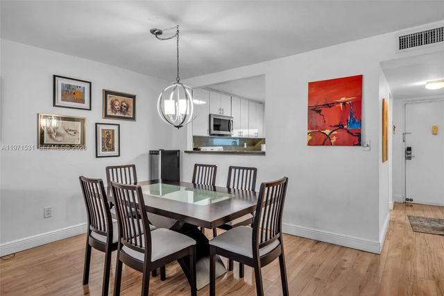 5 of 20 - 100 Ocean Lane Drive #301, Key Biscayne, FL