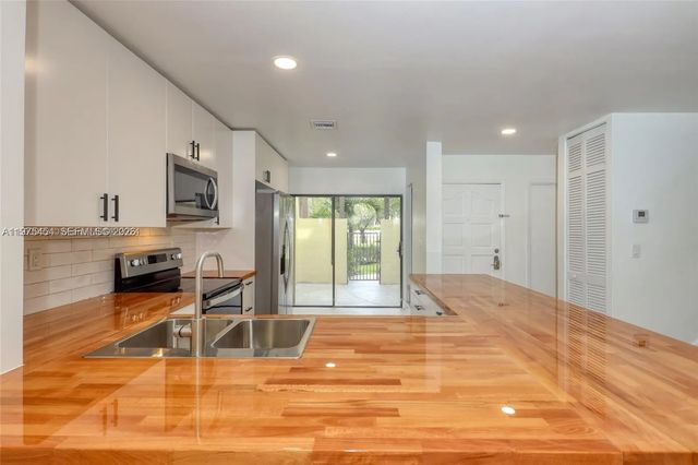 4 of 25 - 3905 Adra Avenue #j-46b, Doral, FL