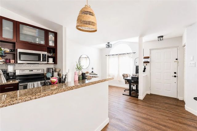 3 of 15 - 10630 Sw 157th Court #202, Miami, FL