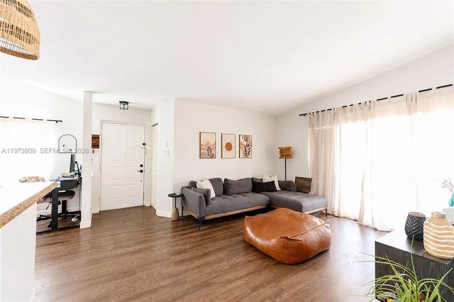 4 of 15 - 10630 Sw 157th Court #202, Miami, FL