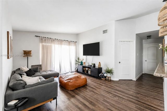 5 of 15 - 10630 Sw 157th Court #202, Miami, FL